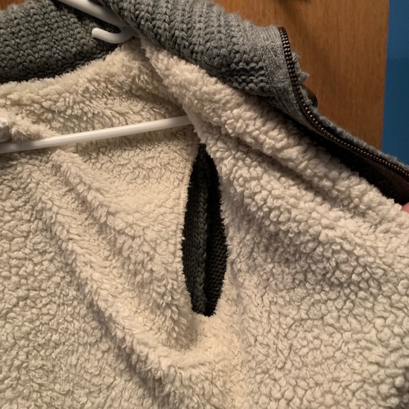 Sweater - Picture 5 of 7